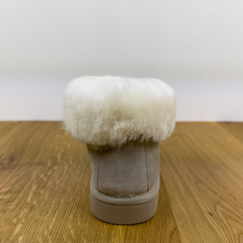 Lammfell-Hausschuhe beige