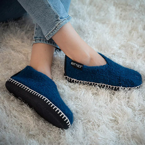 Botties Box "indigo + white"